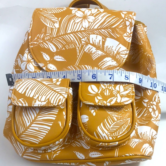 Wild Fable mini backpack, gold and white, NWT - Picture 6 of 6